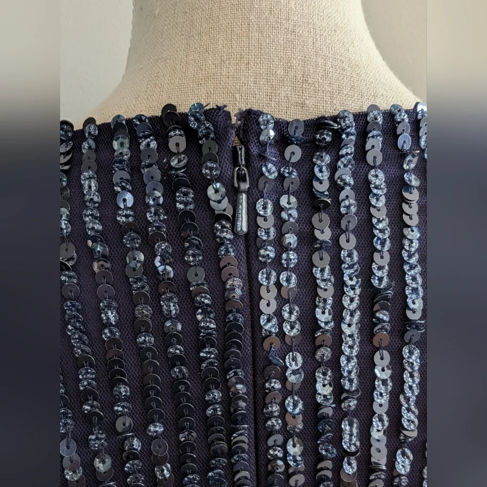 Like new Sz 10 Mac Dugal Sequined V Neck Short Sleeve Midi Dress - Picture 10 of 17